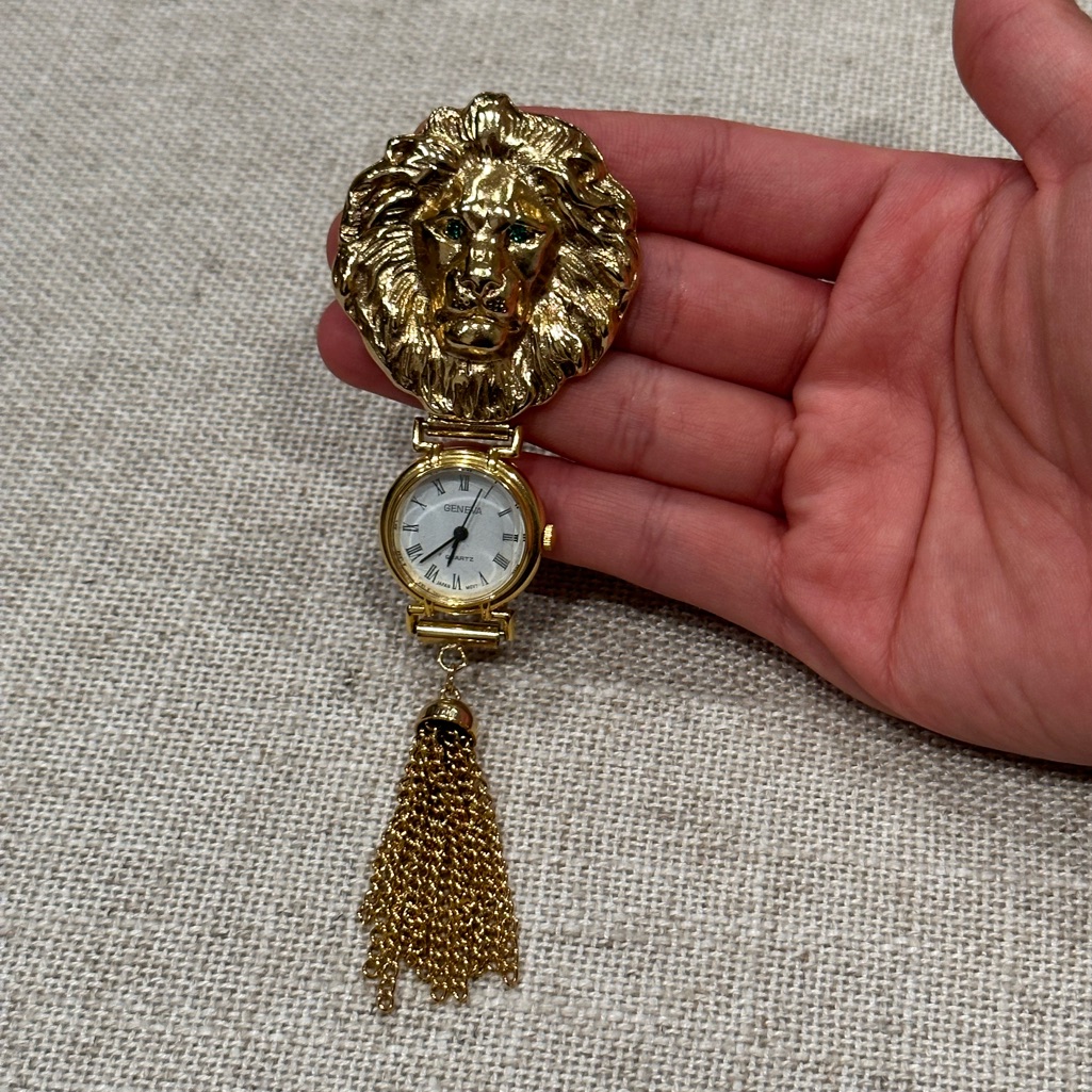 Unique Lion Head Broach With Watch - Excellent Condition 35$